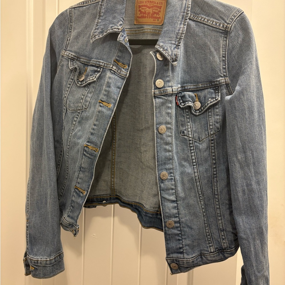 Levi's Classic Blue Jean Denim Jacket